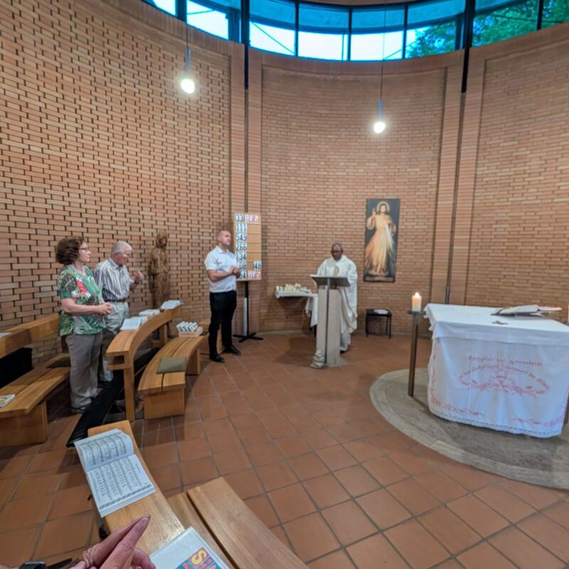 Messe mit Pastor Mpora nach dem Austauschtreffen